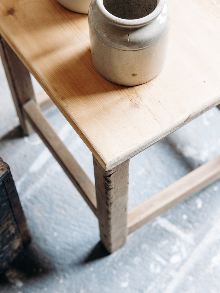4U3A5609_Debongout-brocante-nemours-21-01-25_010tabouret_0186.jpg
