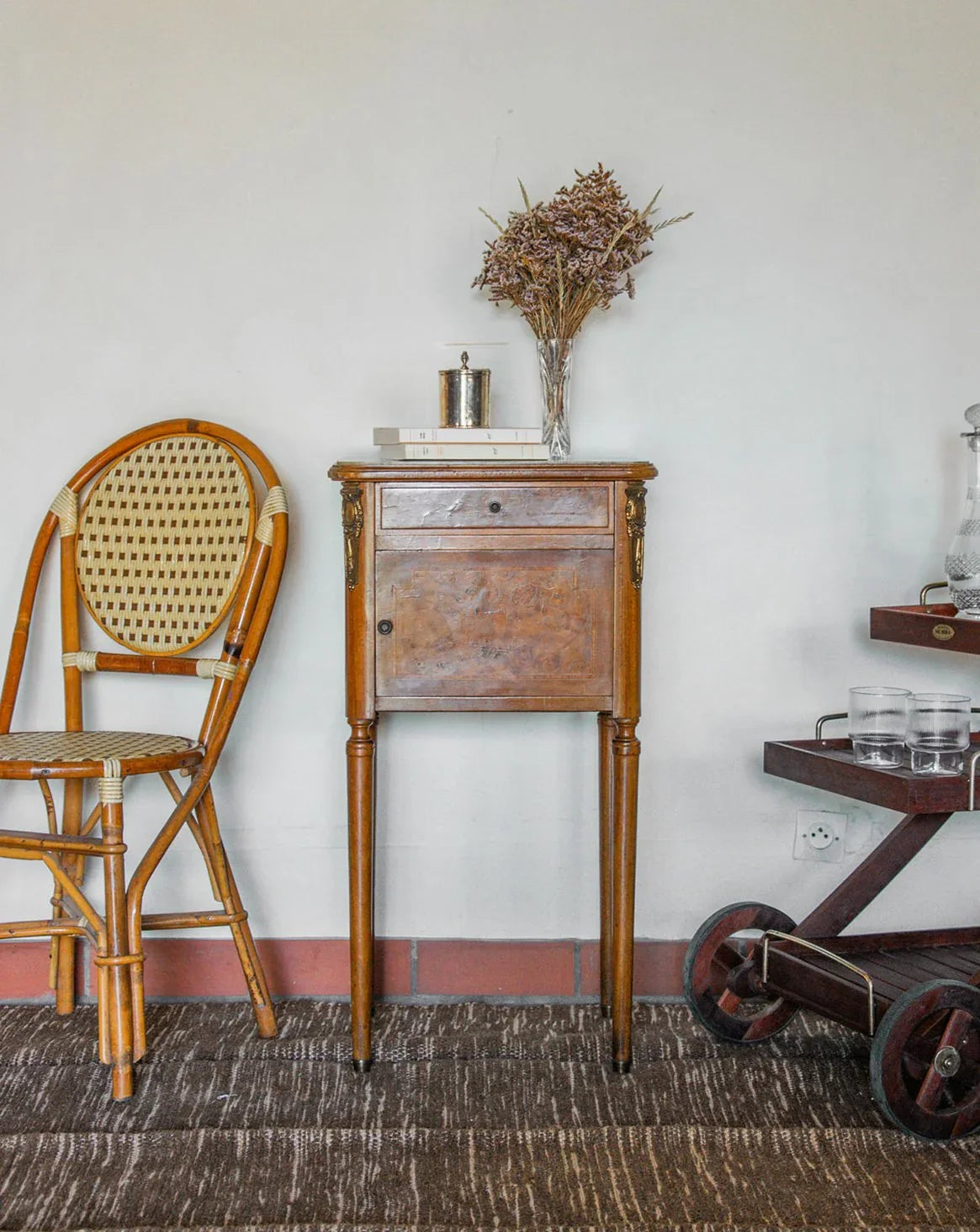 Odile, la table de chevet en bois et marbre N°479