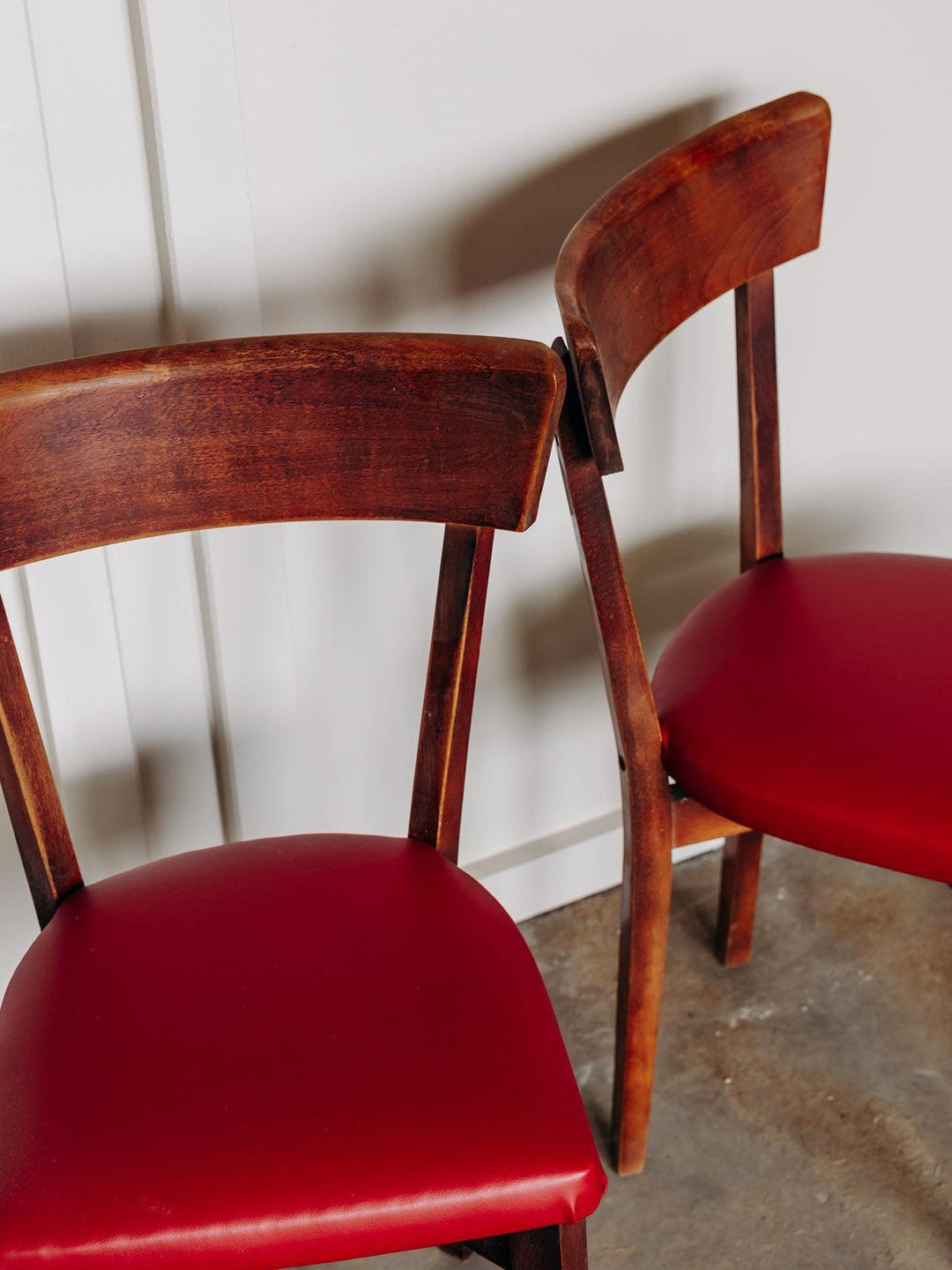 Claude, la chaise en bois N°133 - Debongout