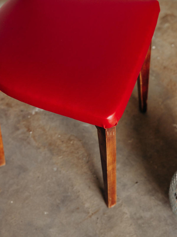 Claude, la chaise en bois N°133 - Debongout