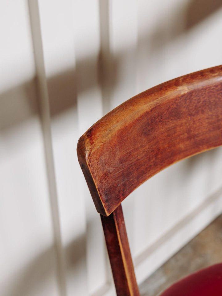 Claude, la chaise en bois N°133 - Debongout