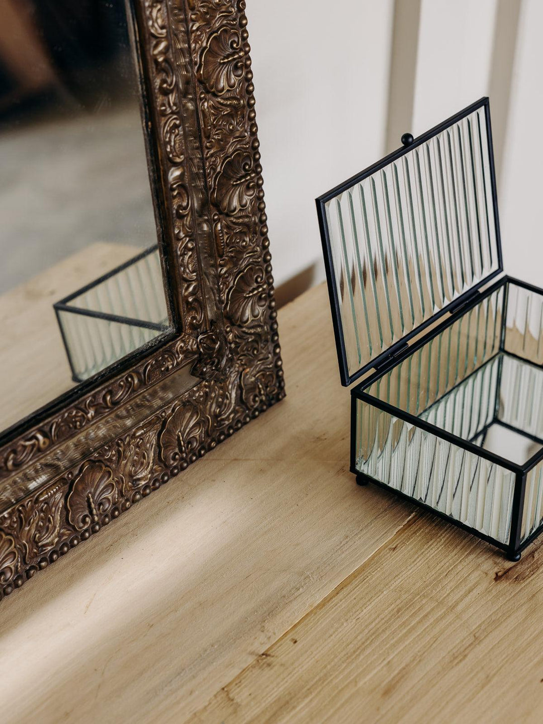 Georges, le miroir en métal N°169 - Debongout