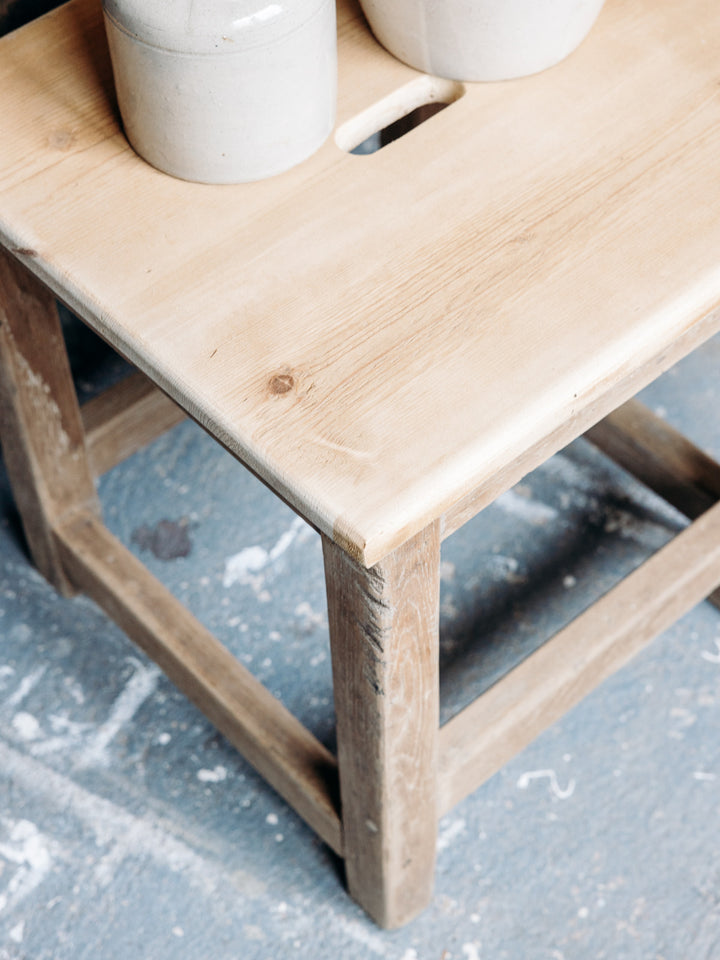 4U3A5611_Debongout-brocante-nemours-21-01-25_010tabouret_0187.jpg