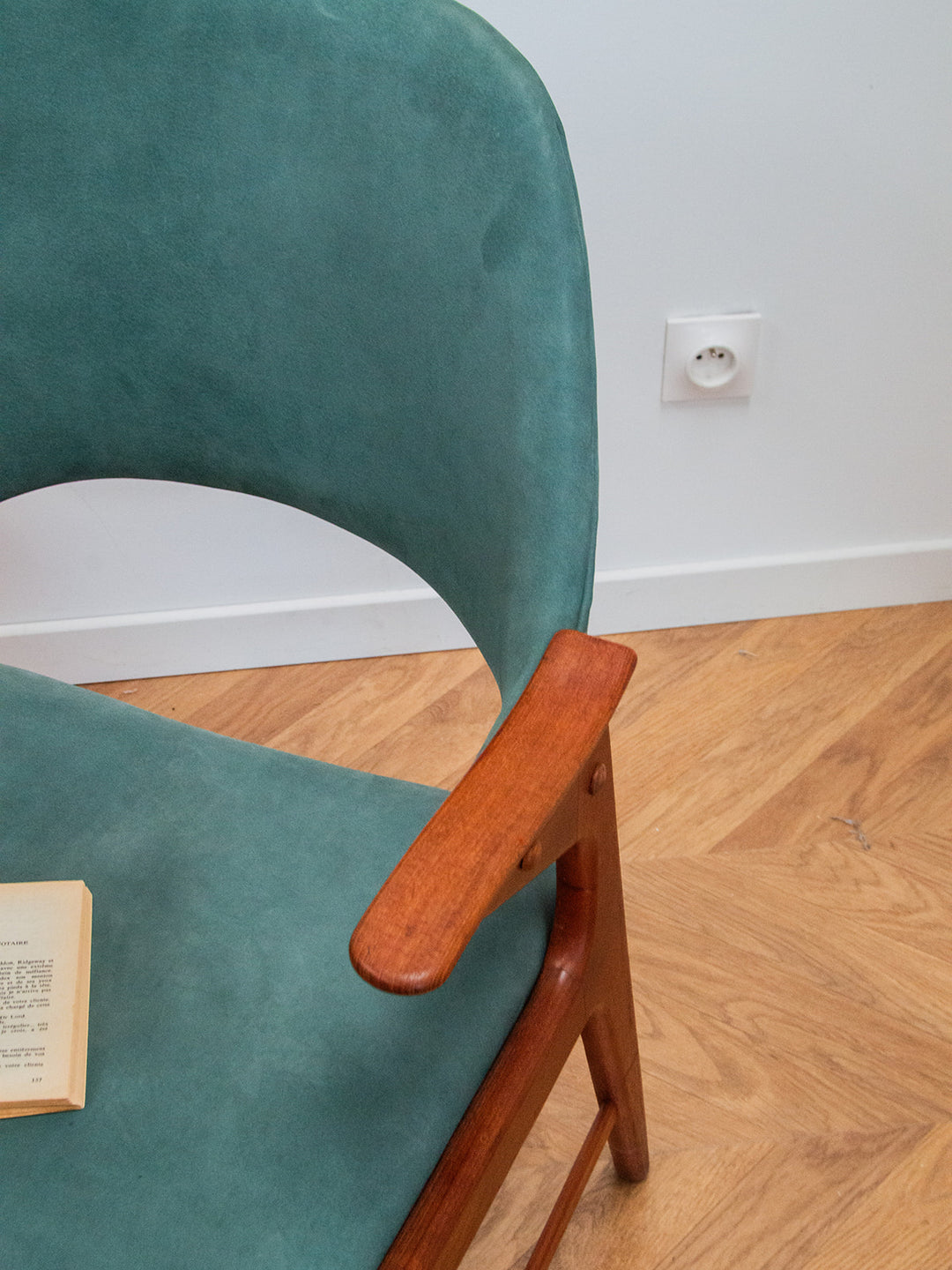 34-fauteuilbleu-5.jpg