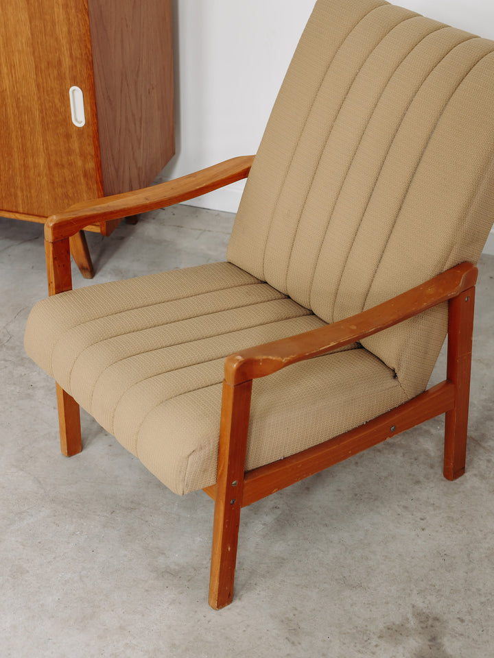 4U3A9954_Debongout-brocante-Arras-26-11-24_025fauteuil_0207.jpg