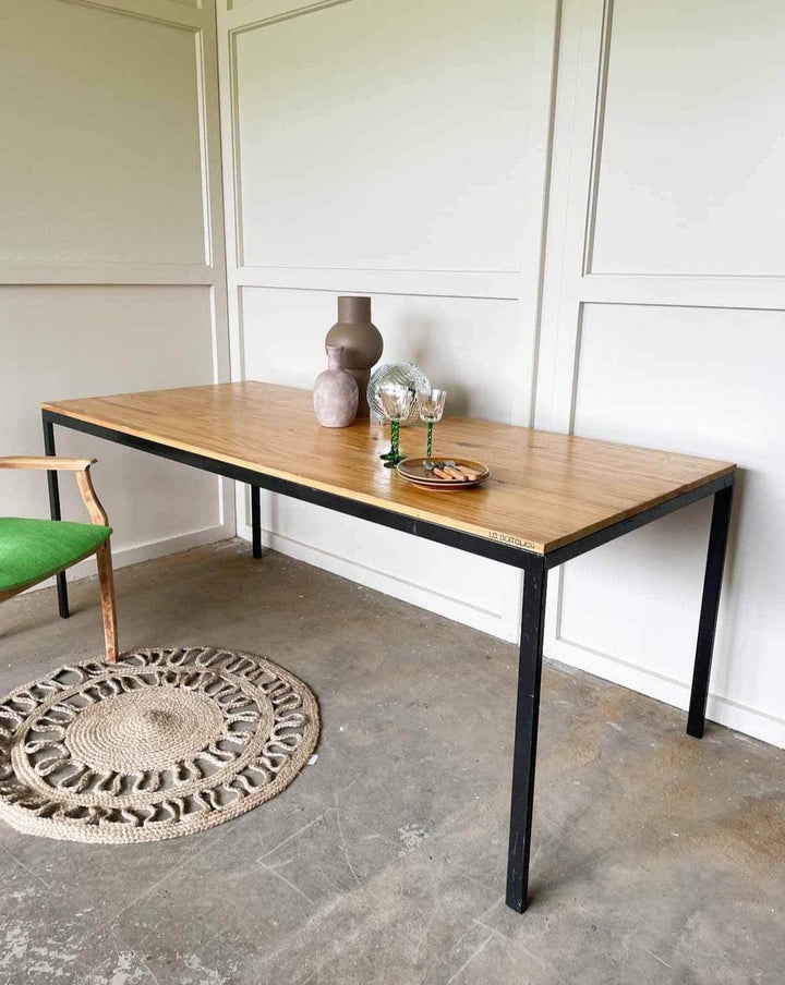 Karla, la table industrielle N°7 - Debongout