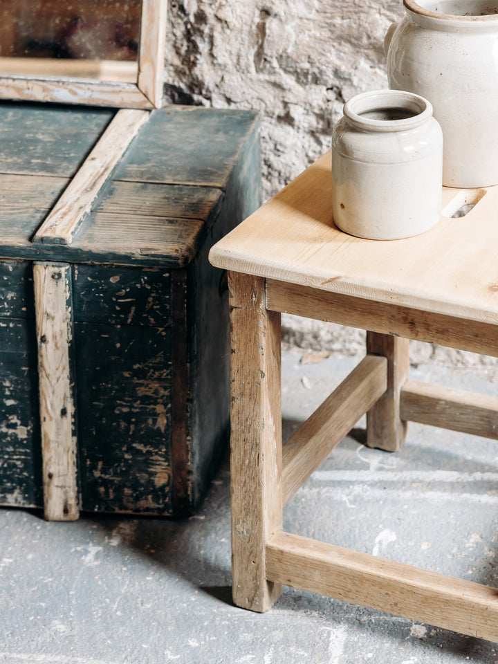 4U3A5617_Debongout-brocante-nemours-21-01-25_010tabouret_0188.jpg