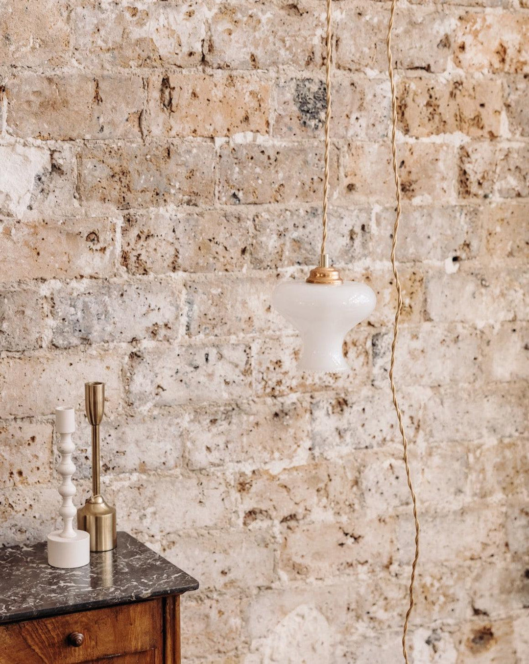 Paulette, la lampe baladeuse N°41 - Debongout