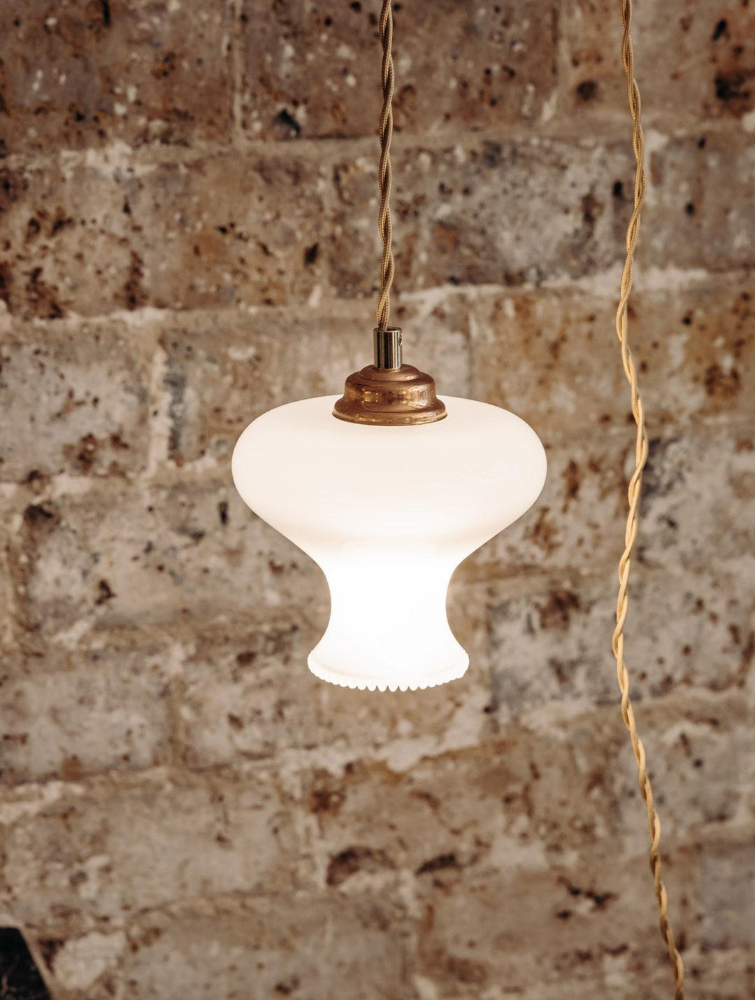 Paulette, la lampe baladeuse N°41 - Debongout