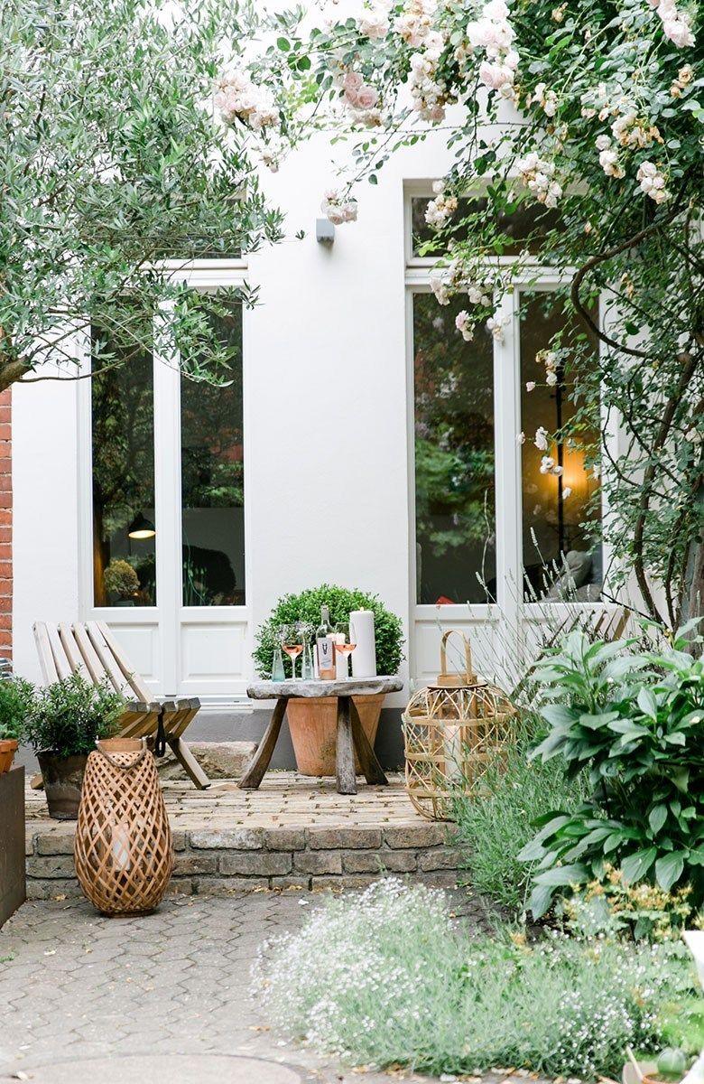 Comment aménager sa terrasse pour en profiter même après l’été ? - Debongout