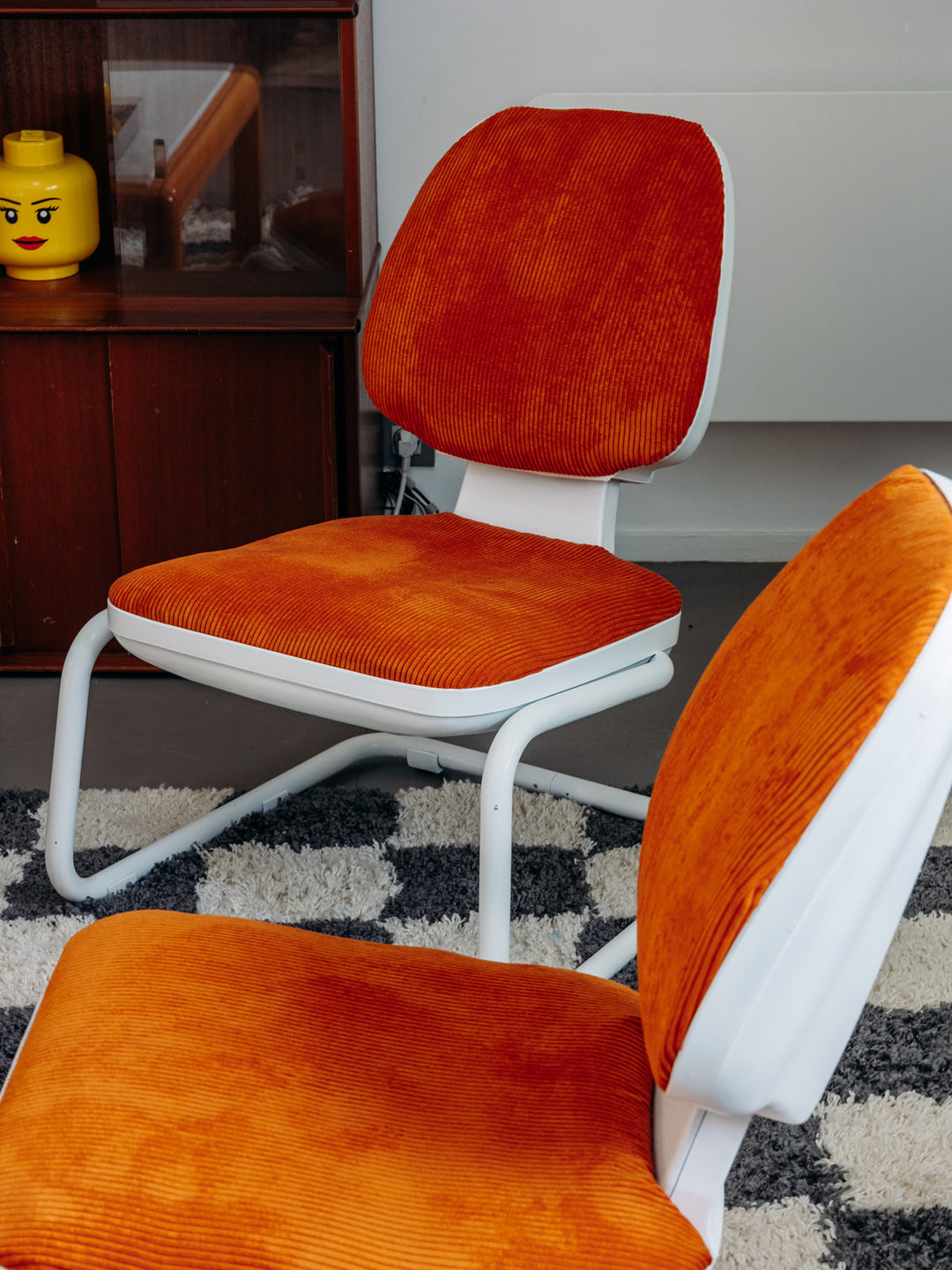 4U3A4448_Debongout-retrochic-04-03-25_041fauteuilorange_0407.jpg