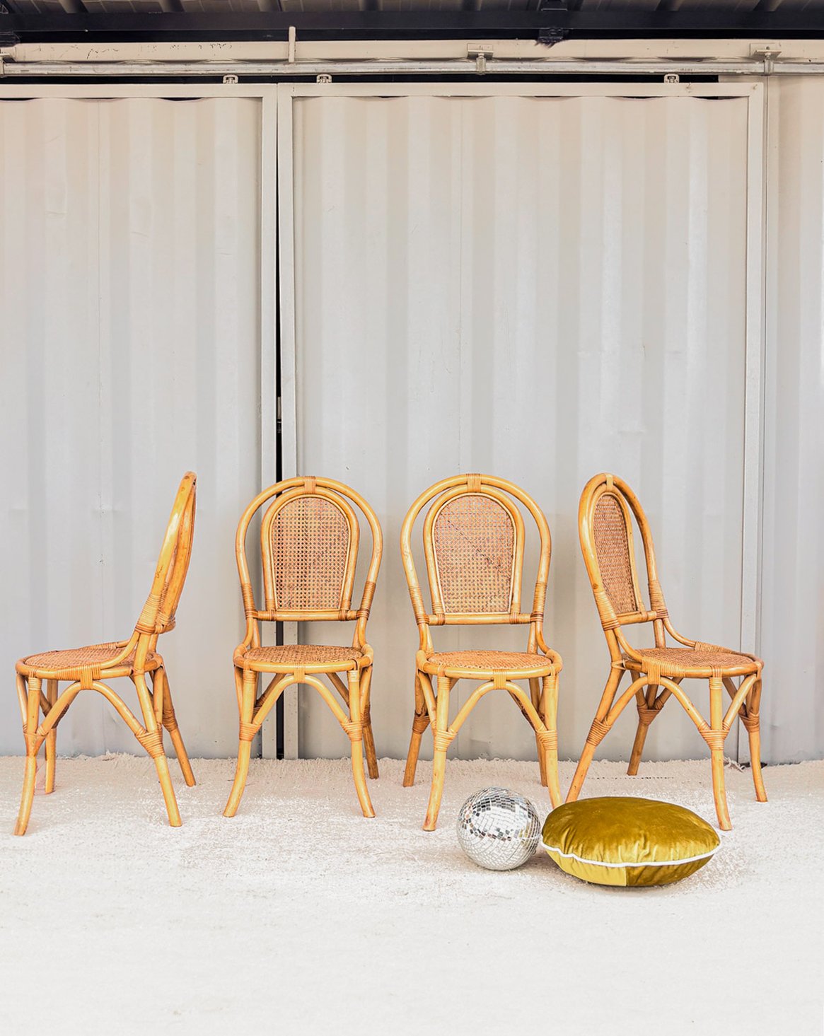 Assises : tabourets, chaises, bancs, fauteuils, canapés…