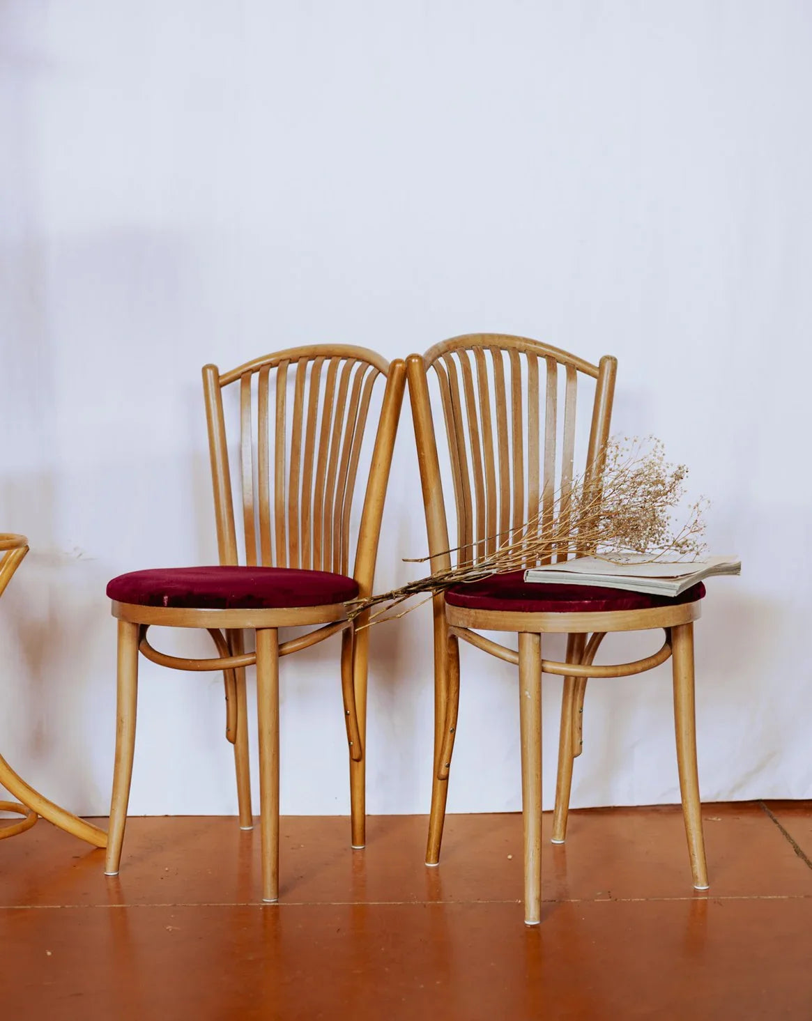 claude-chaise-bois-1111-1