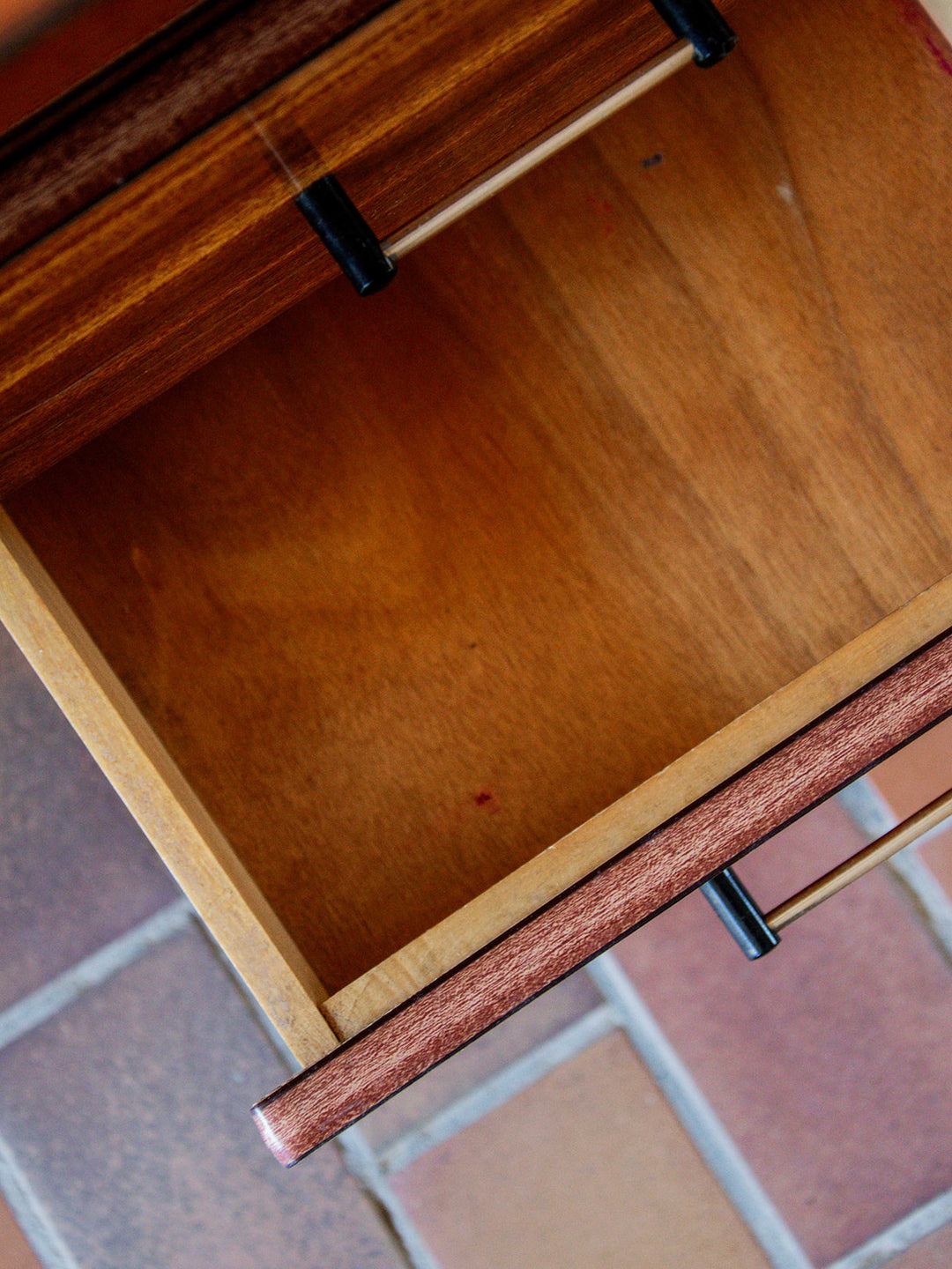 yvan-bureau-formica-135-5