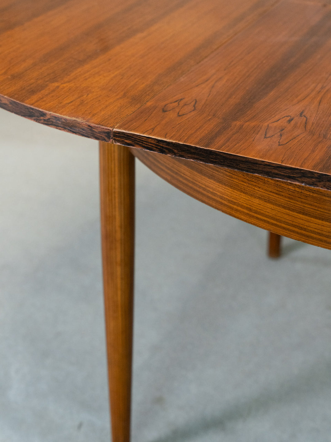 karla-table-a-manger-teck-1318-13