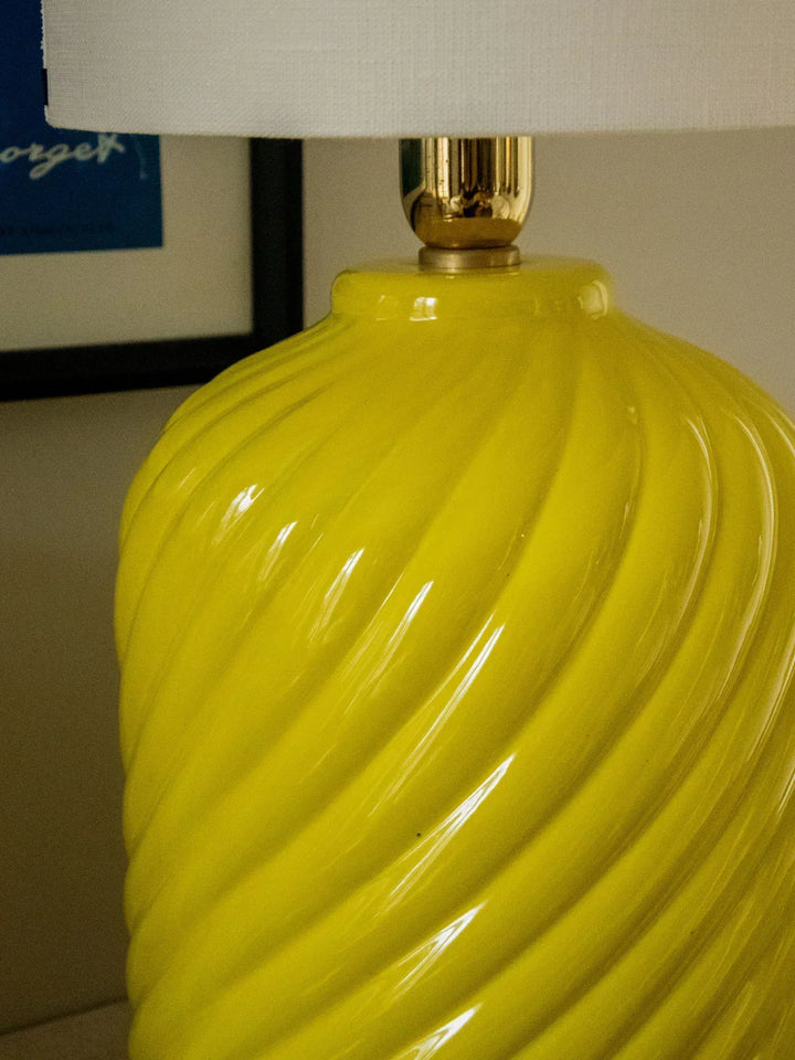 julia-lampe-à-poser-jaune-712-5