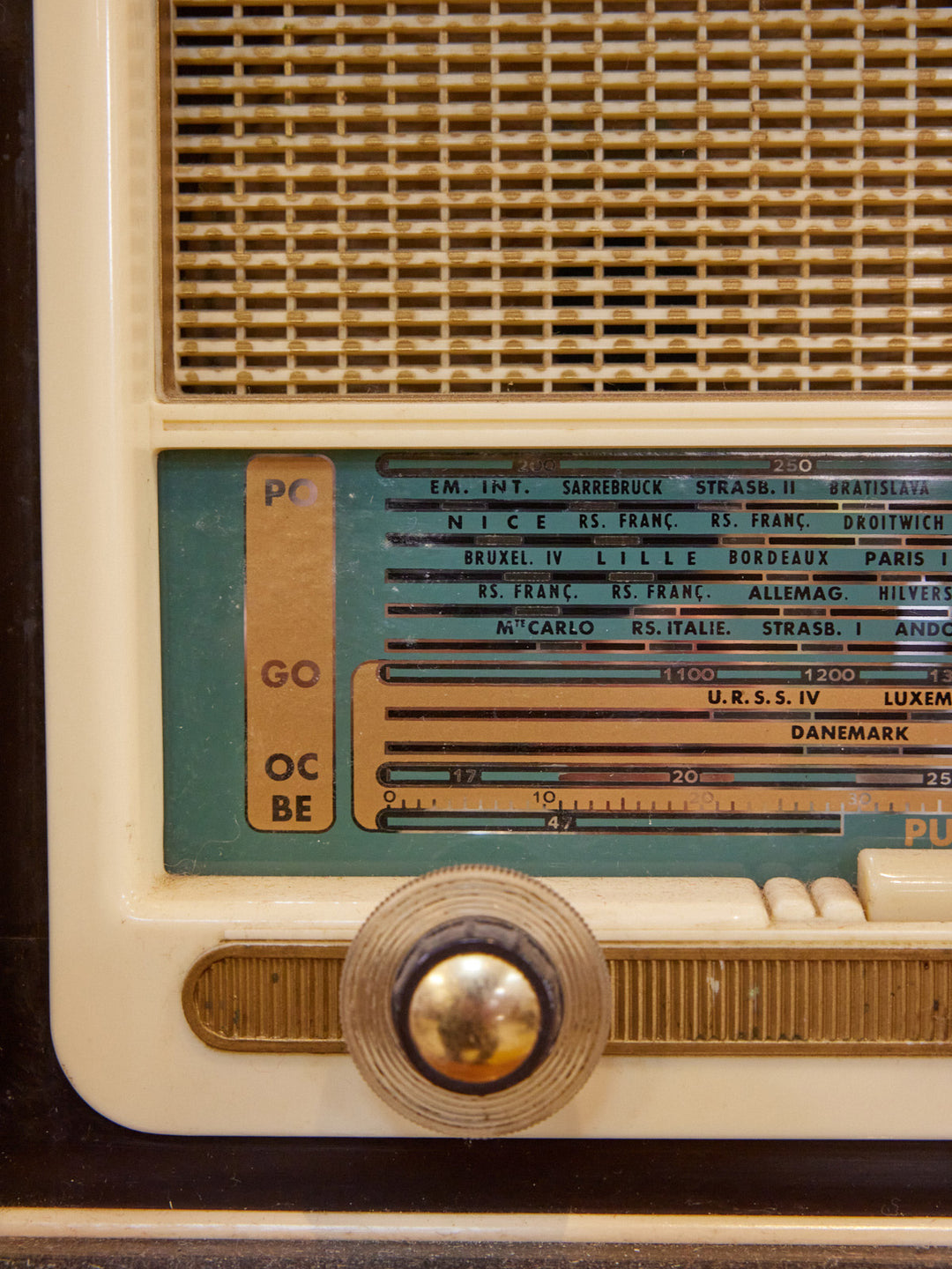 nour-appareil-electrique-vintage-bois-56-3