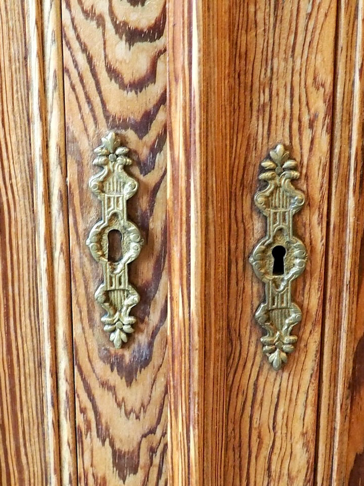 blandine-armoire-pin-297-7