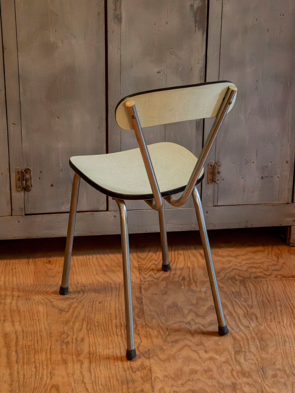 alma-chaise-formica-2033-2