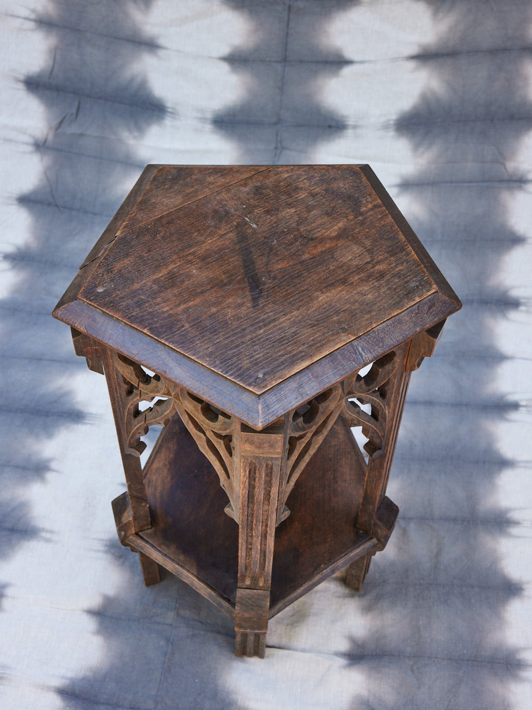 francine-table-appoint-bois-gothique-style-1114-6
