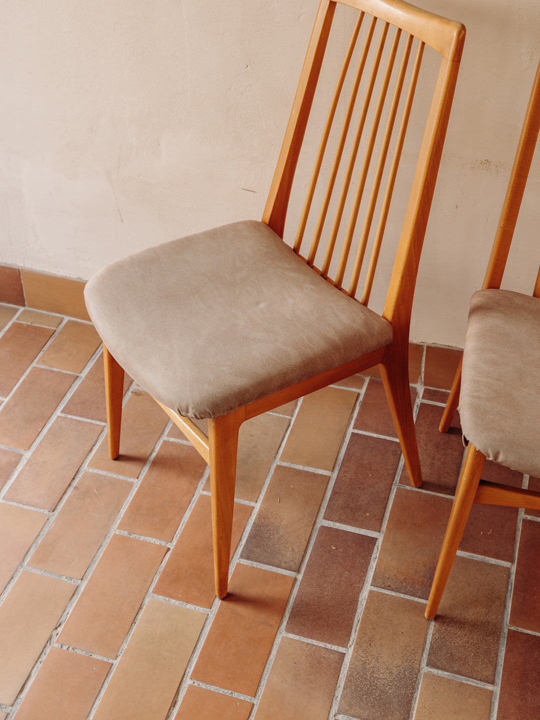 4U3A8298_Debongout-Alsace-objets-trouvs-25-03-25_012chaisevelours_0096.jpg