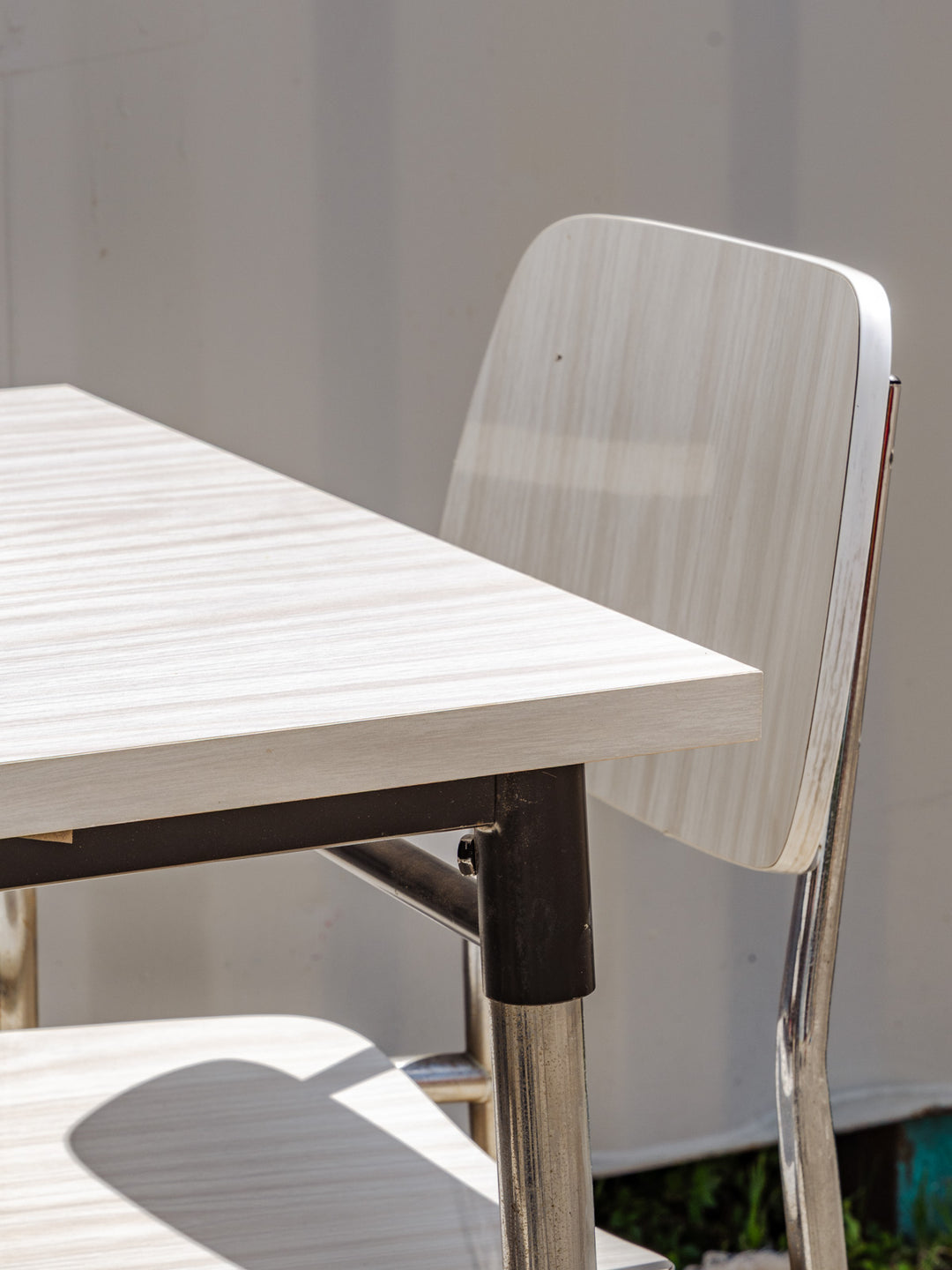 ange-ensemble-table-et-chaises-formica-22-4