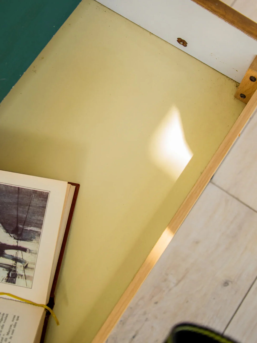 edouard-bureau-metal-648-9