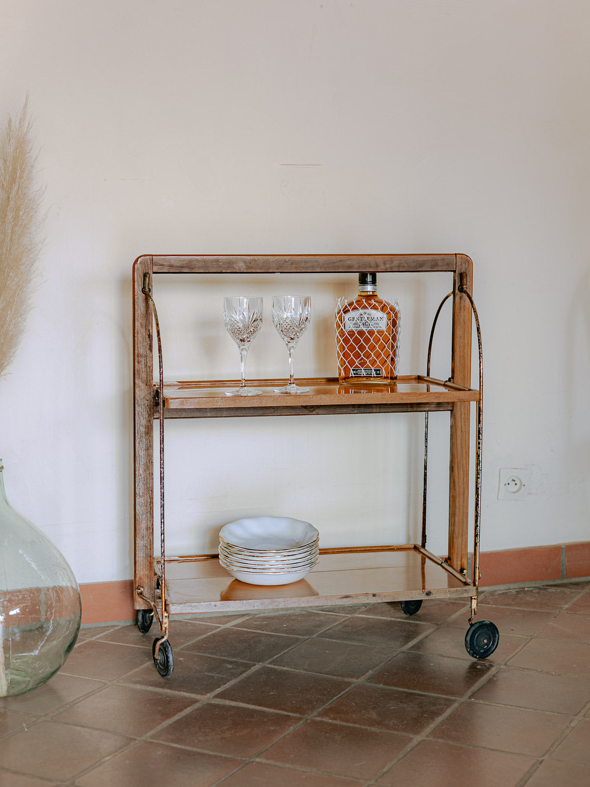 anouk-desserte-roulettes-bois-laiton-mid-century-modern-360-2