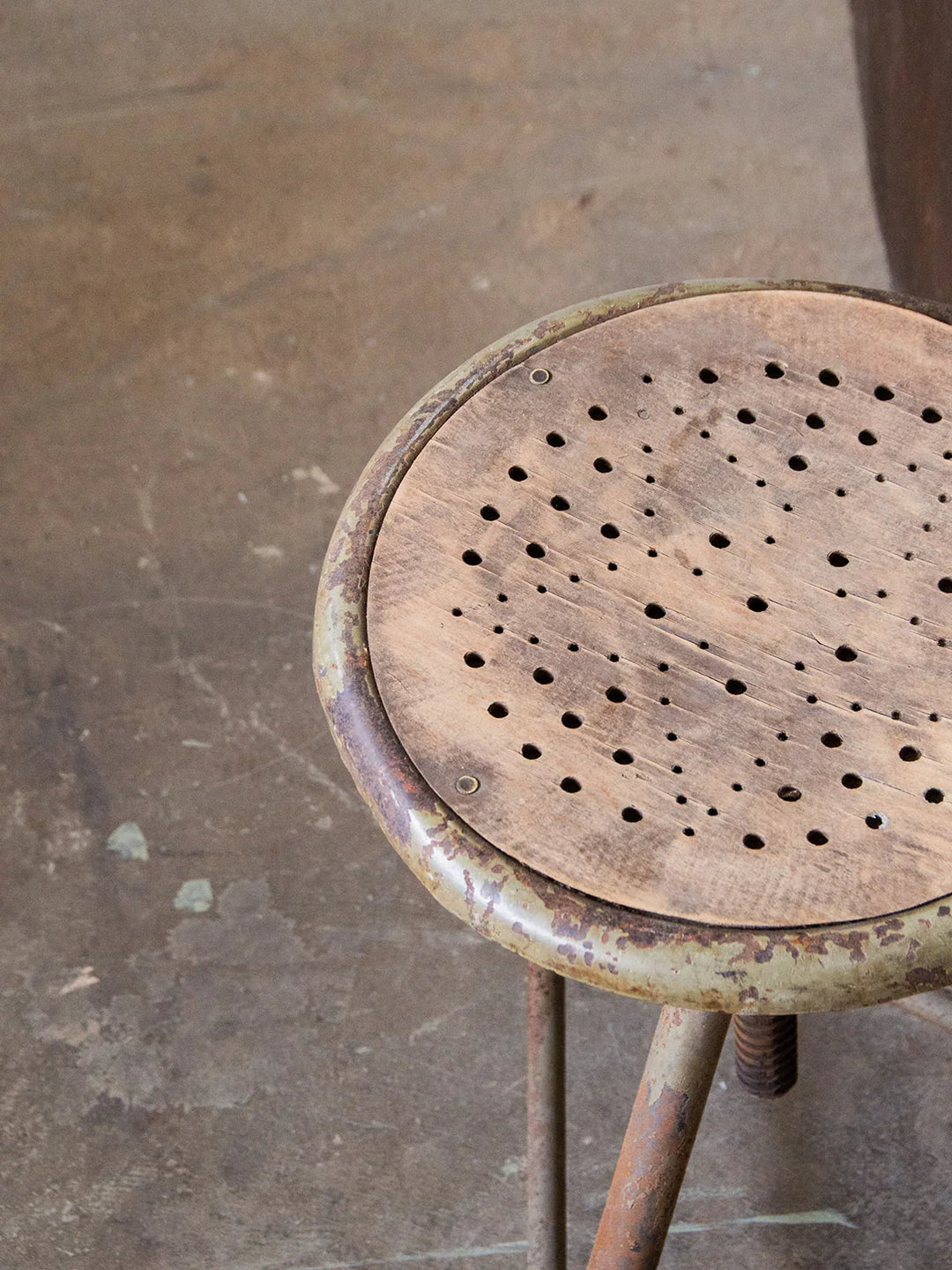 regis-tabouret-metal-631-4