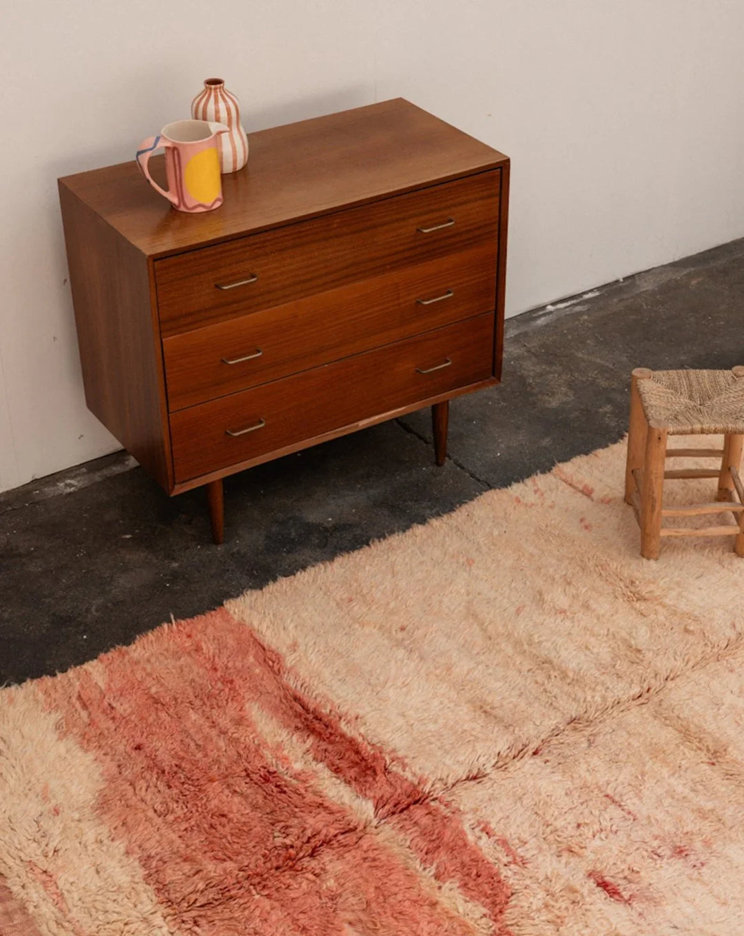 Tapis Kilim Tizwa 138x255 cm Noir et Blanc (Tissé main, Laine, Tunisie Tapis Kilim Tizwa 138x255 cm Noir et Blanc (Tissé main, Laine, Tunisie