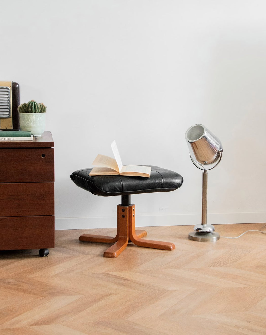 jean-philippe-pouf-simili-cuir-64-1