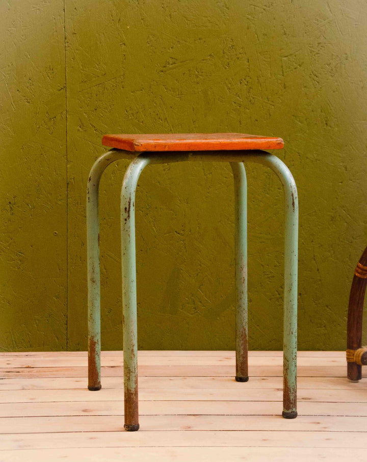 regis-tabouret-metal-1540-1