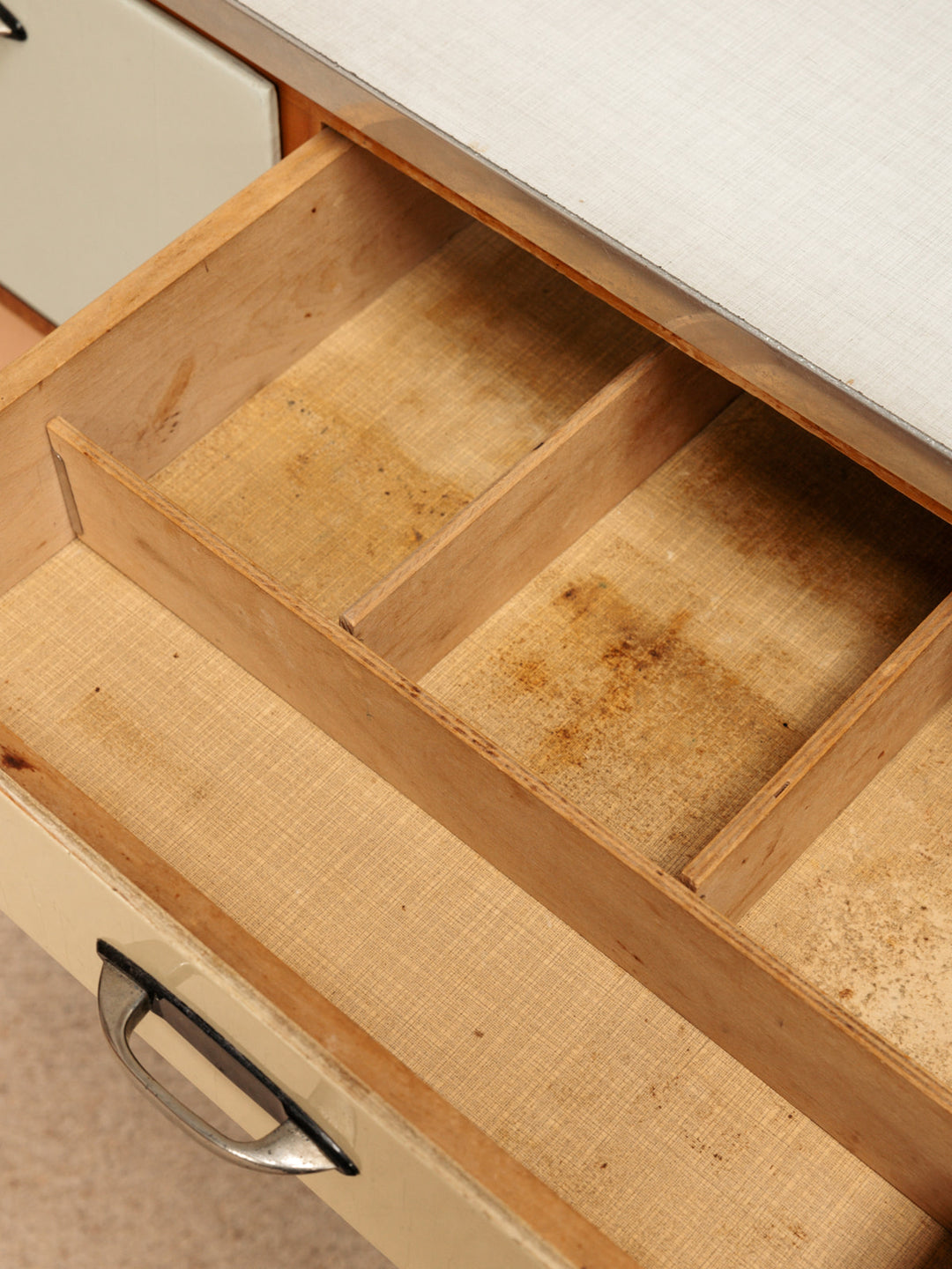 maximilien-vaisselier-formica-16-5