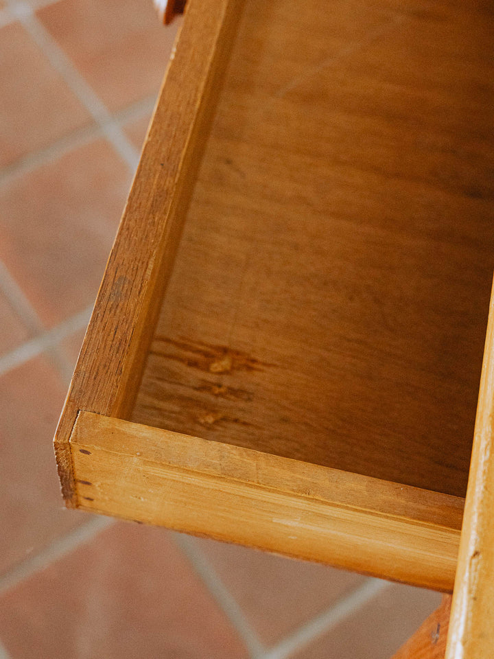 francine-table-appoint-bois-ferme-roulettes-1118-8