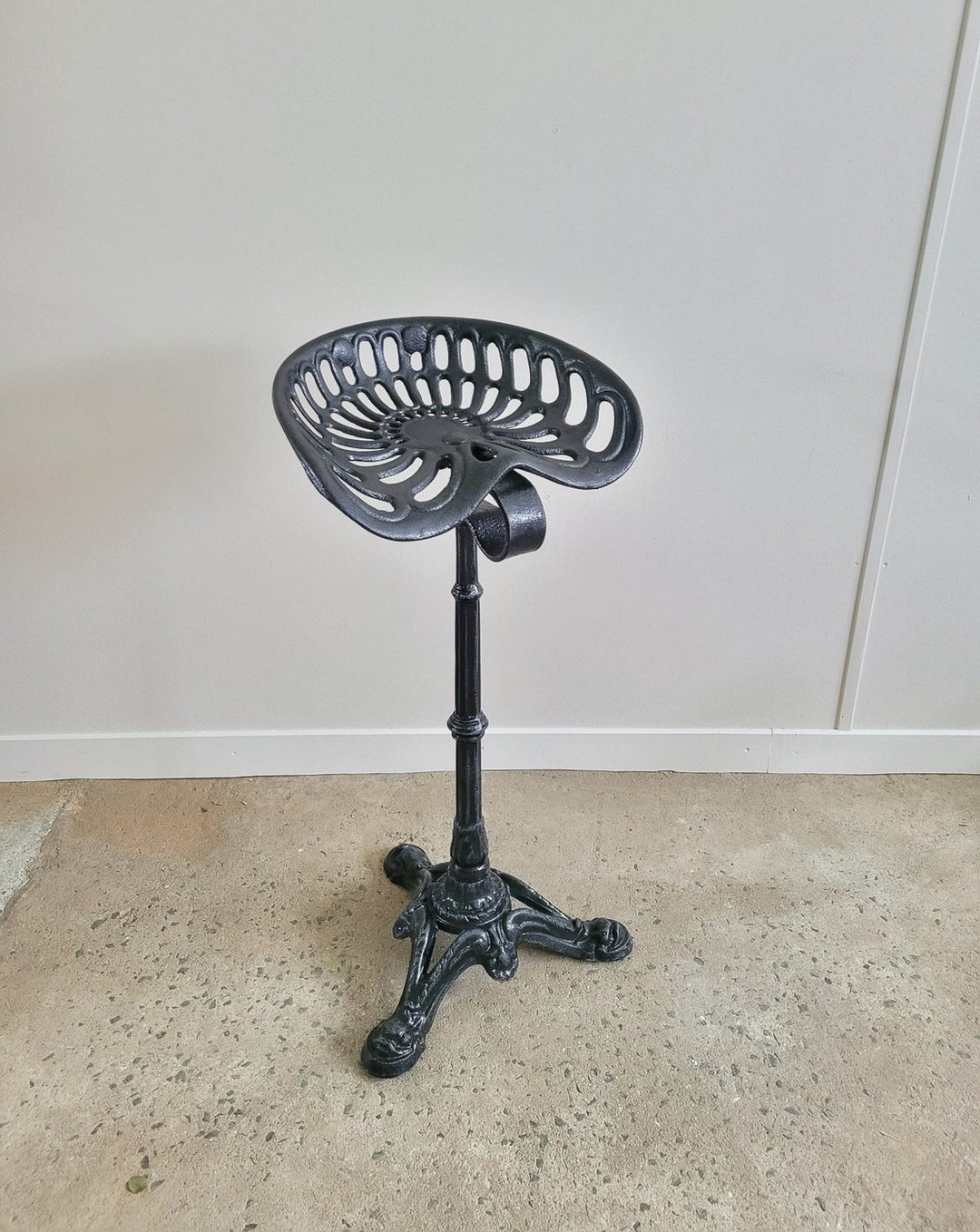 gaston-tabouret-bar-fonte-153-1