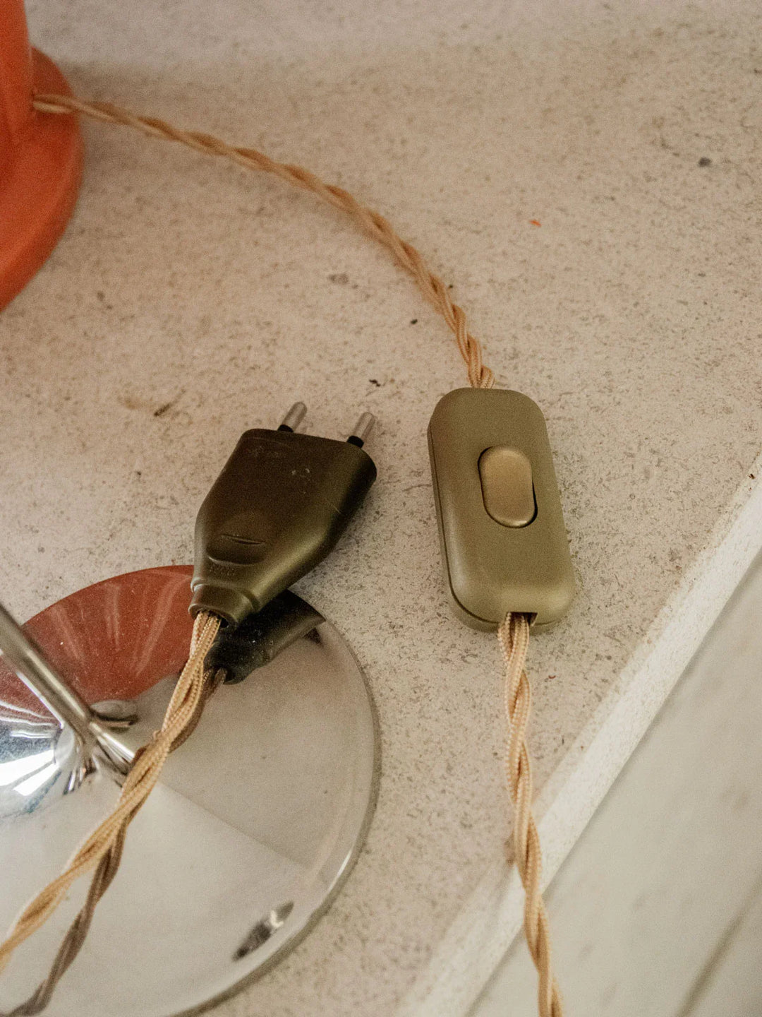 julia-lampe-à-poser-orange-699-8