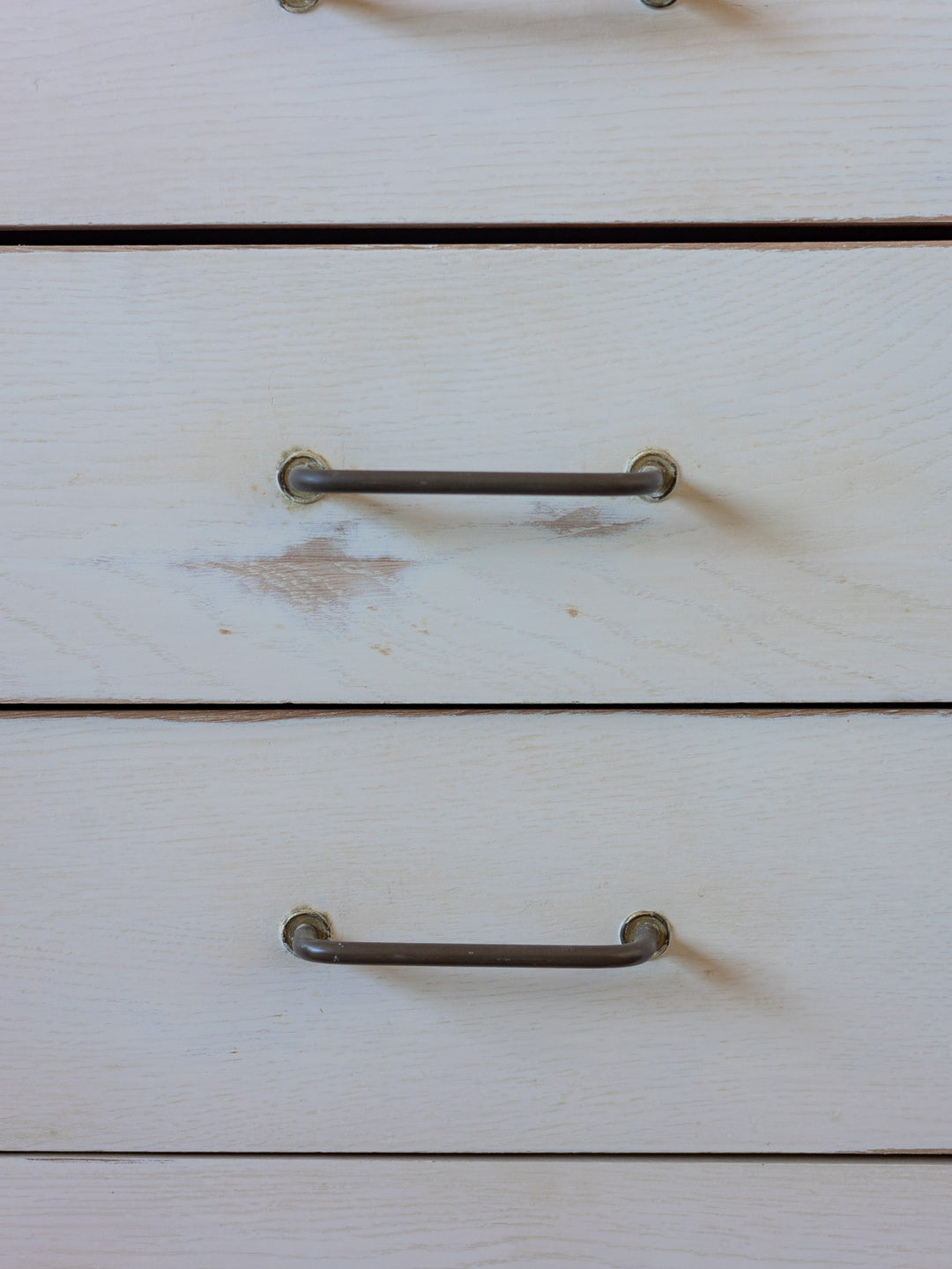 garance-commode-bois-blanc-patine-746-4