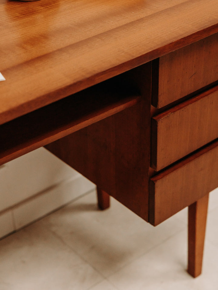 yvan-bureau-teck-451-9