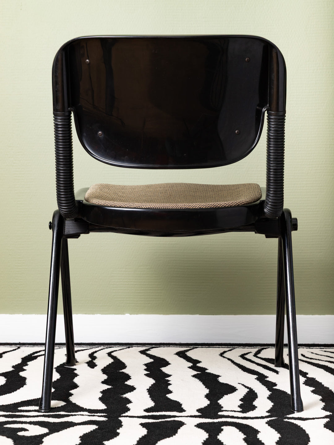 alma-chaise-plastique-design-1991-12