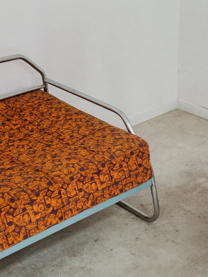 clara-banquette-chrome-35-5