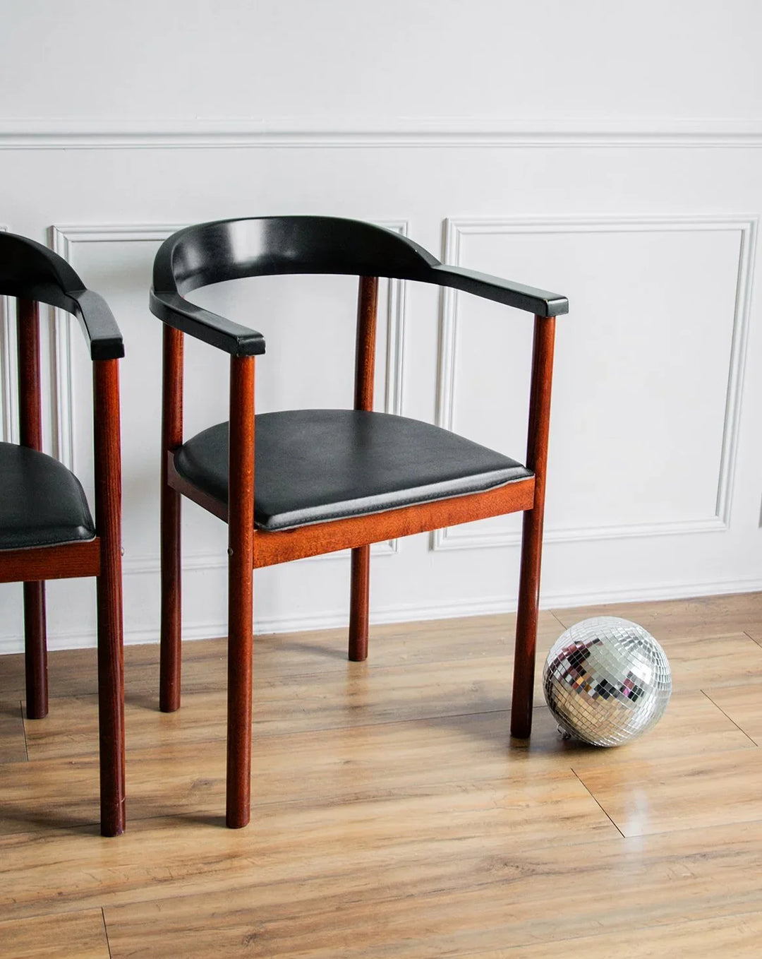 jakob-fauteuil-skai-bois-scandinave-215-1
