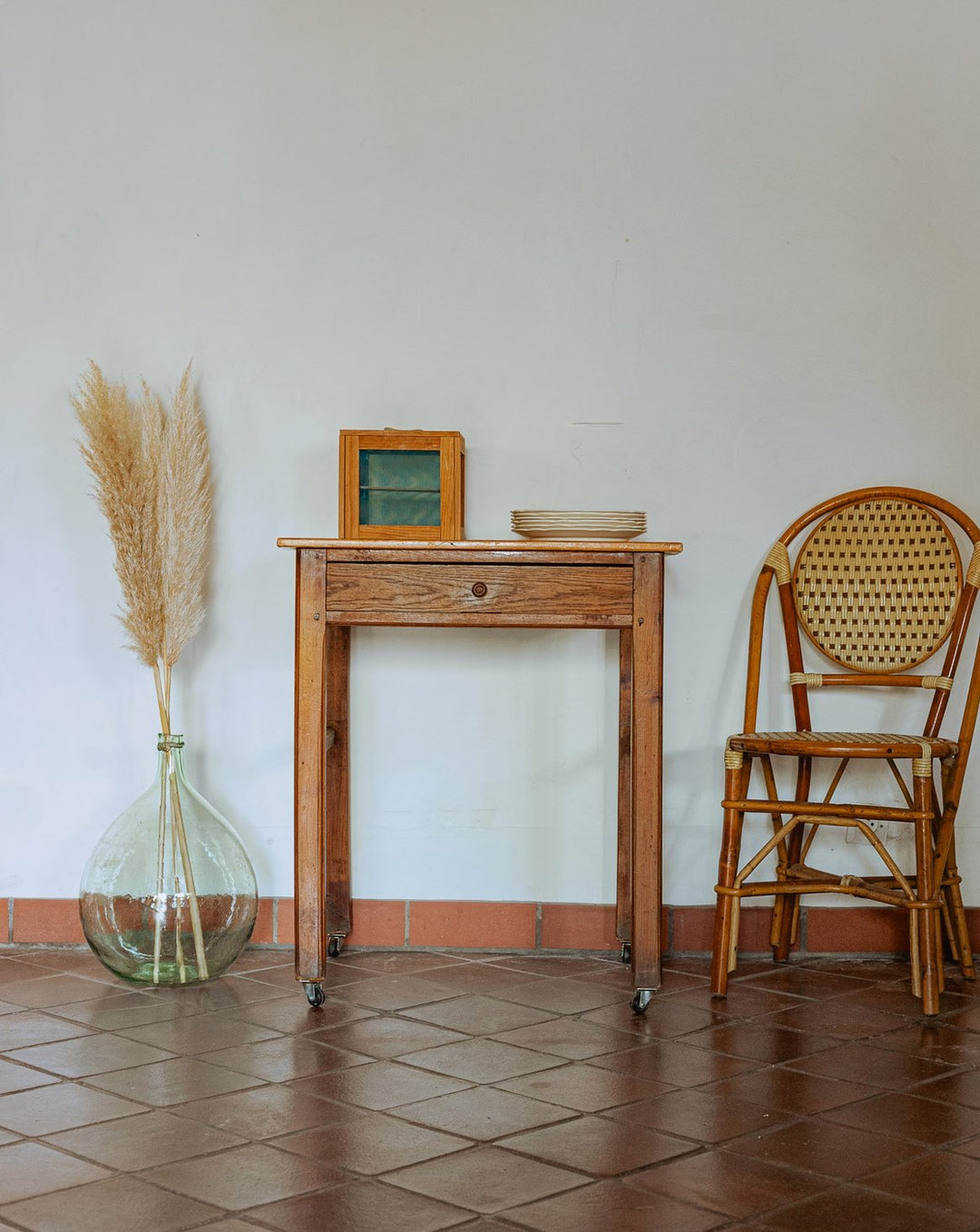 francine-table-appoint-bois-ferme-roulettes-1118-1