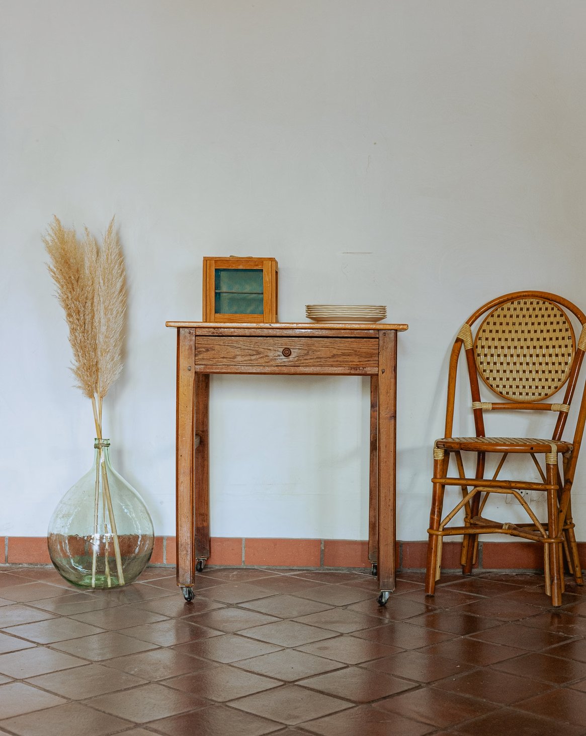 francine-table-appoint-bois-ferme-roulettes-1118-1
