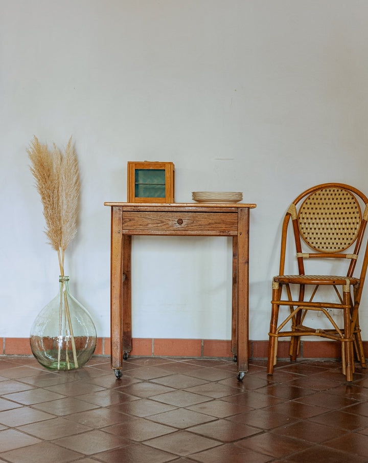 francine-table-appoint-bois-ferme-roulettes-1118-1