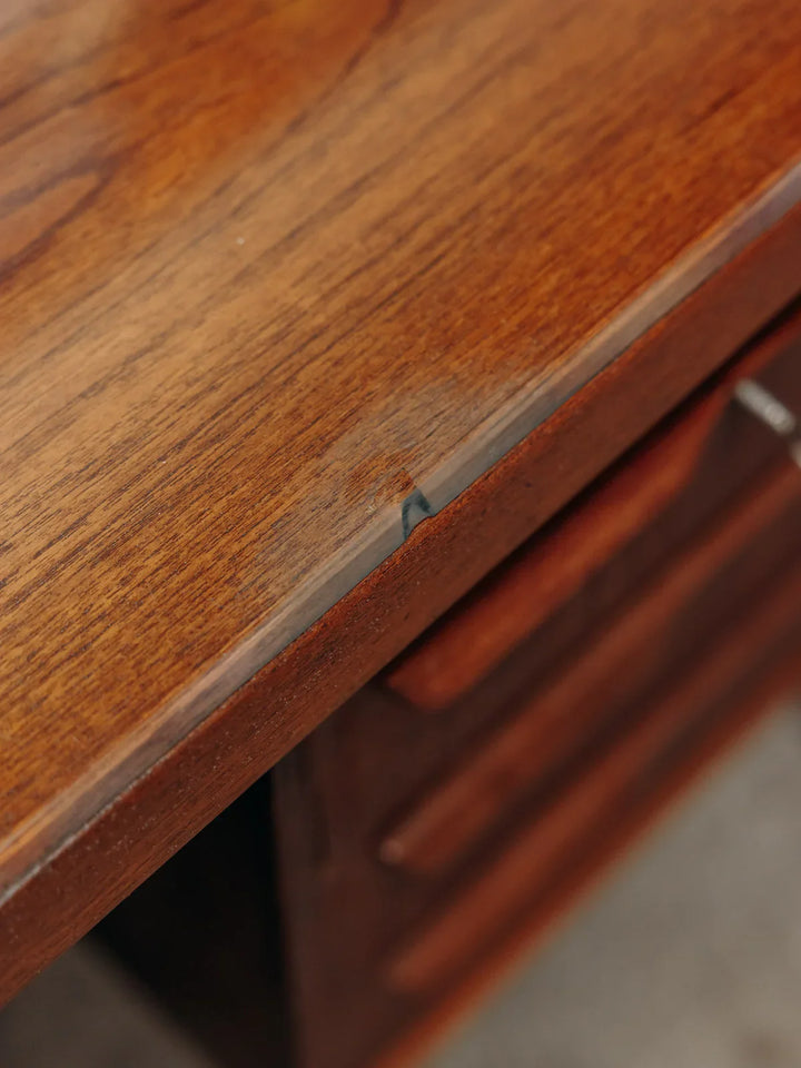 yvan-bureau-teck-471-14