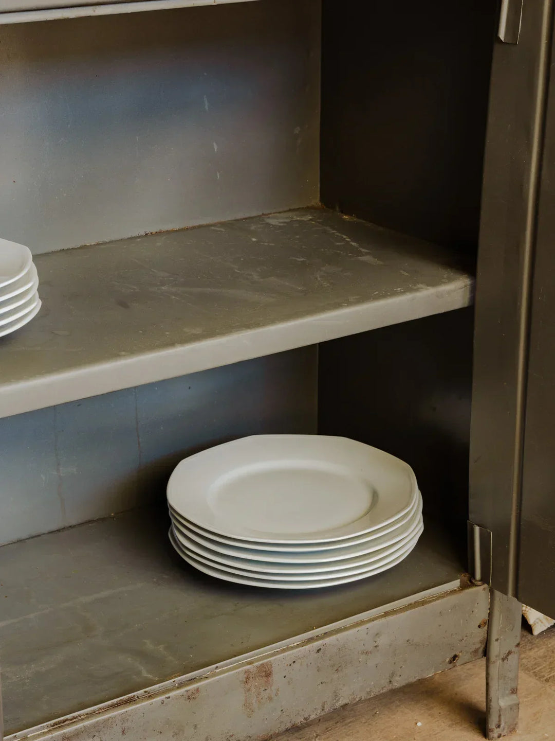 gilbert-buffet-metal-490-6