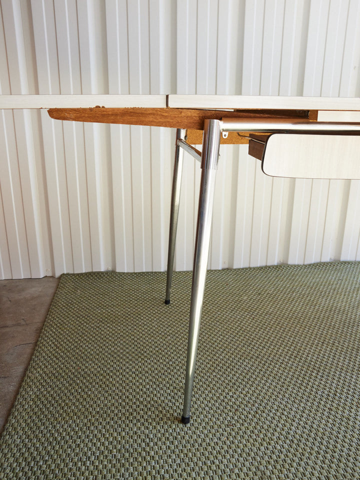 auguste-ensemble-table-chaises-formica-15-4