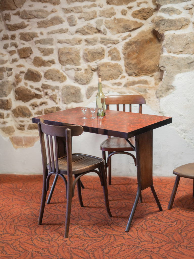 26-Tablebistrotformica1.jpg