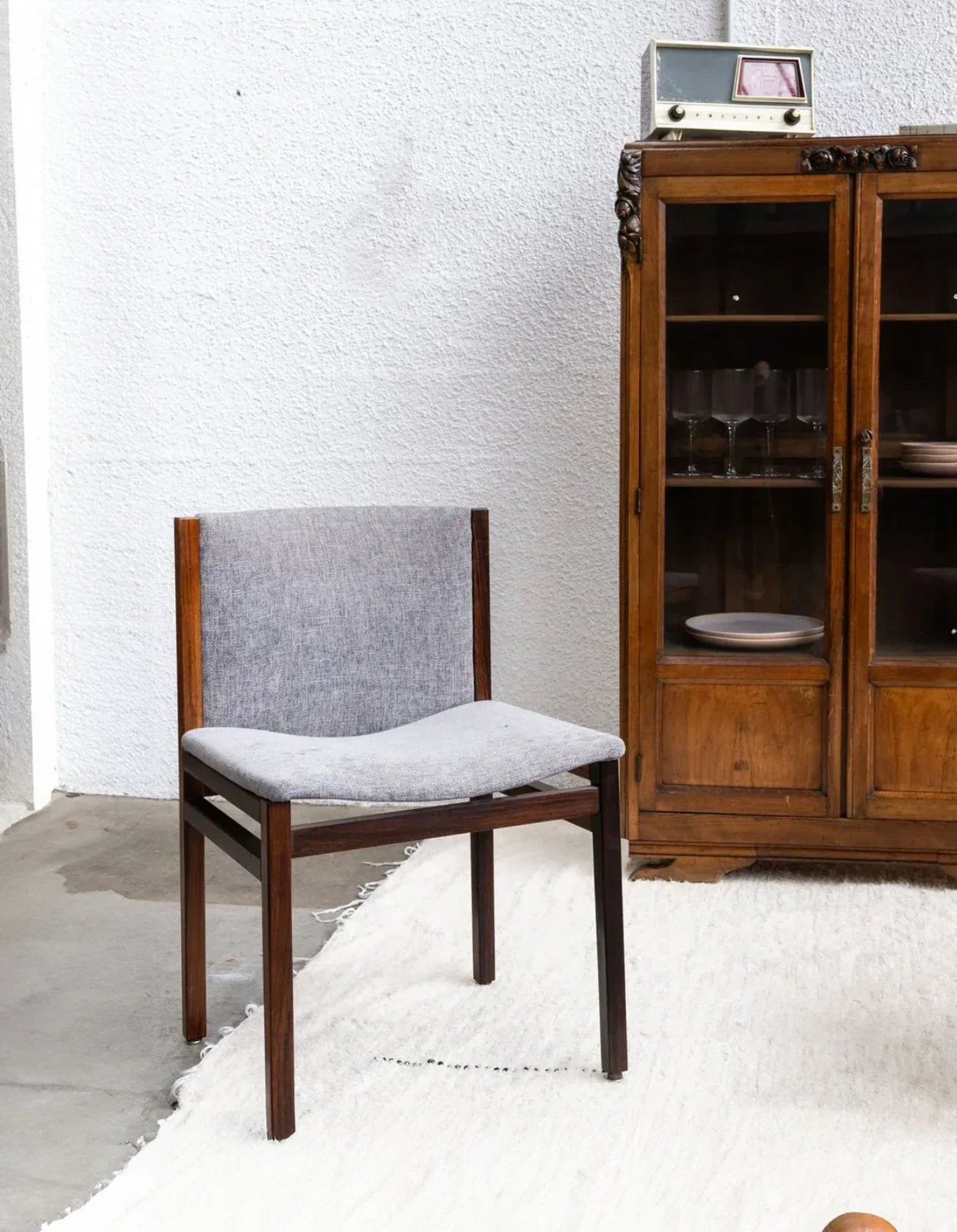 alma-lot-chaises-scandinaves-63-2
