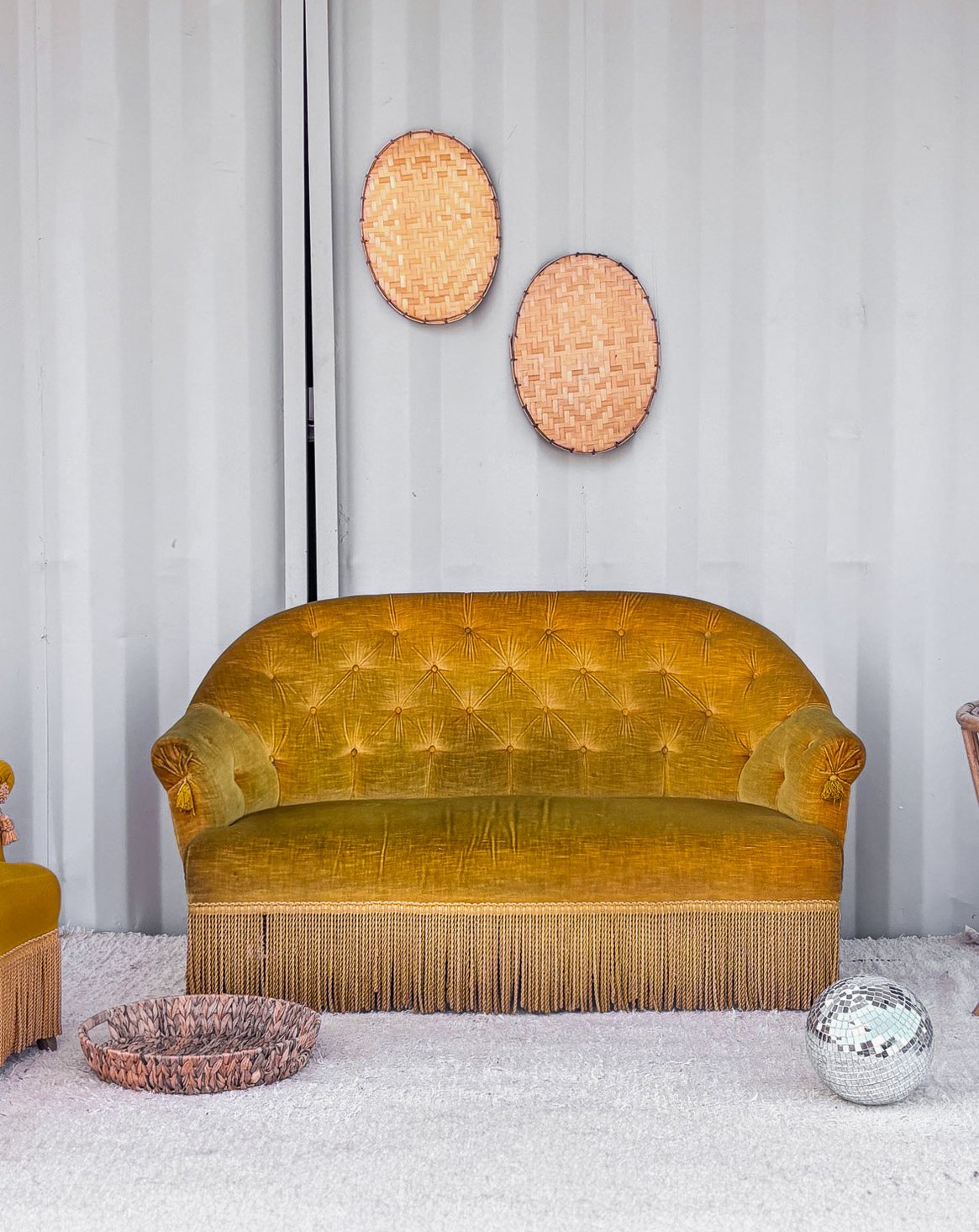 Assises : tabourets, chaises, bancs, fauteuils, canapés…
